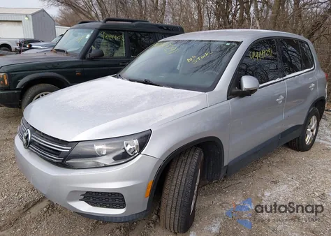 2013 Volkswagen Tiguan S z USA, uszkodzony, nr VIN WVGBV3AX4DW052902